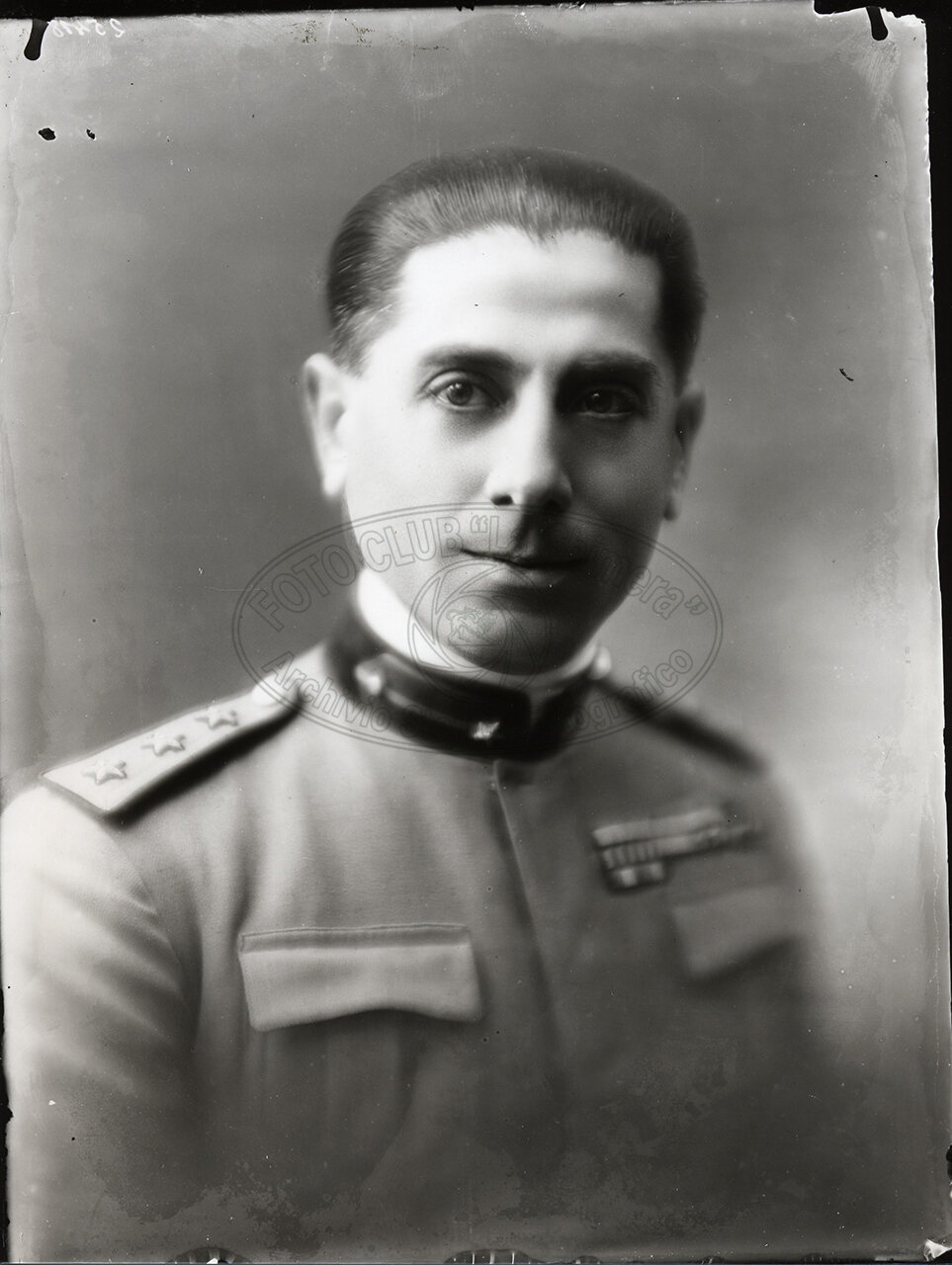 Ritratto Di Uomo In Divisa