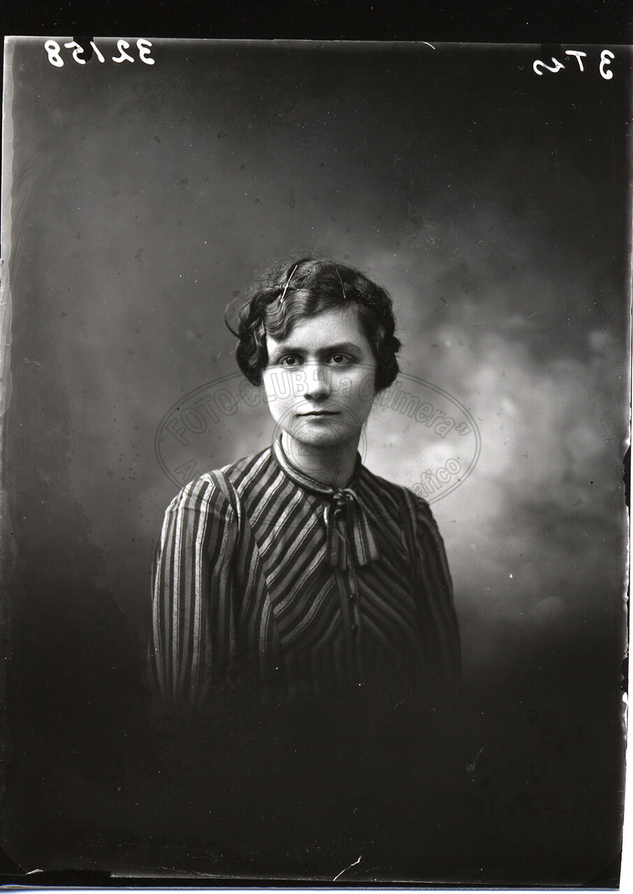 Ritratto Di Donna