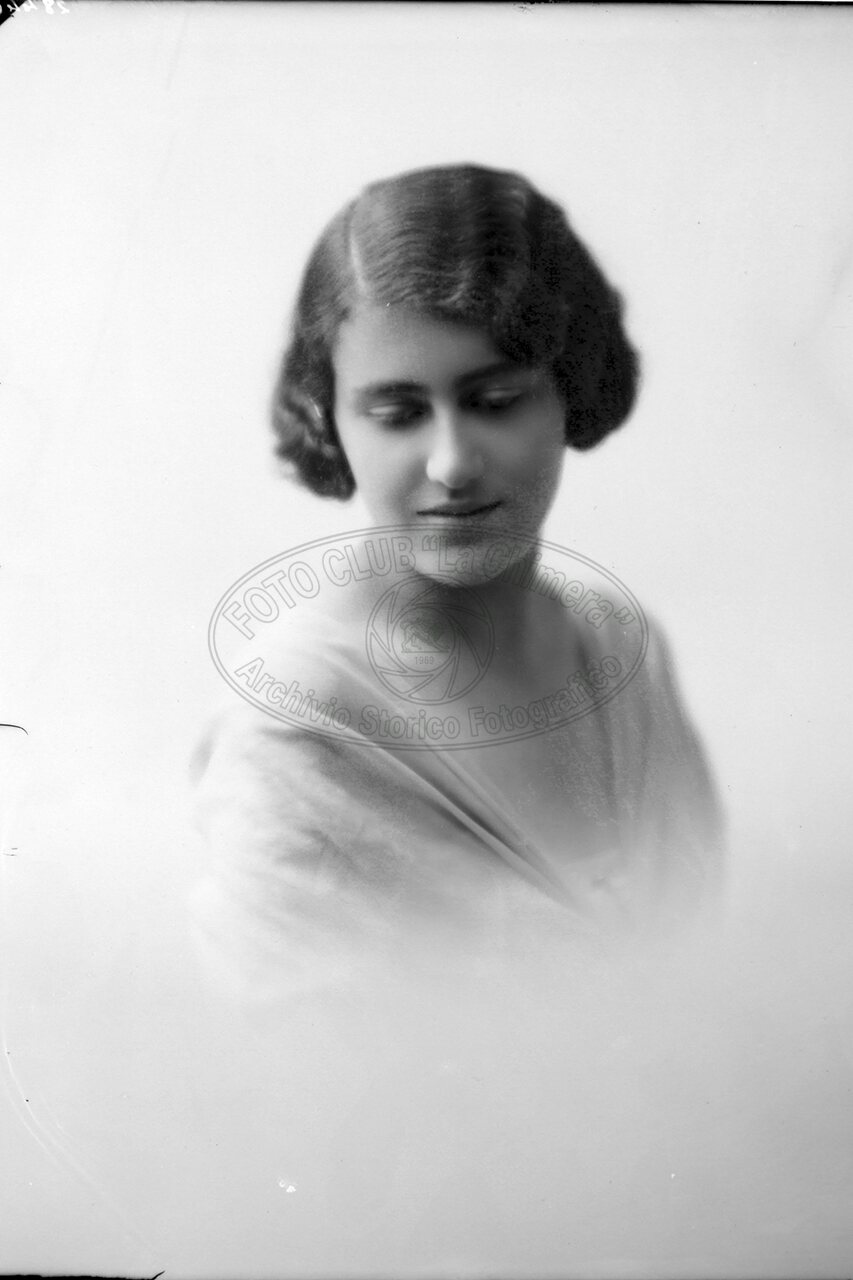 Ritratto Di Donna