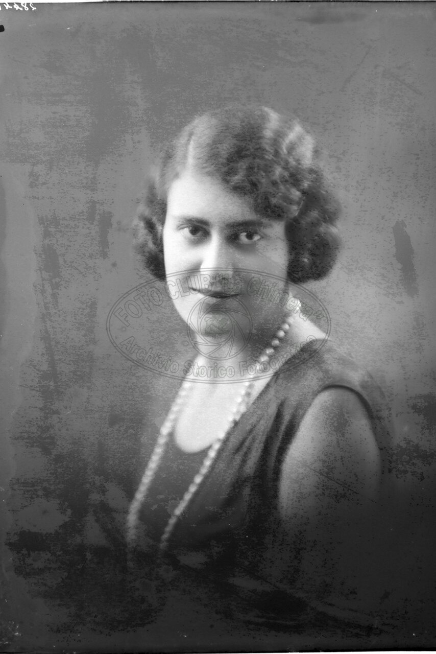 Ritratto Di Donna