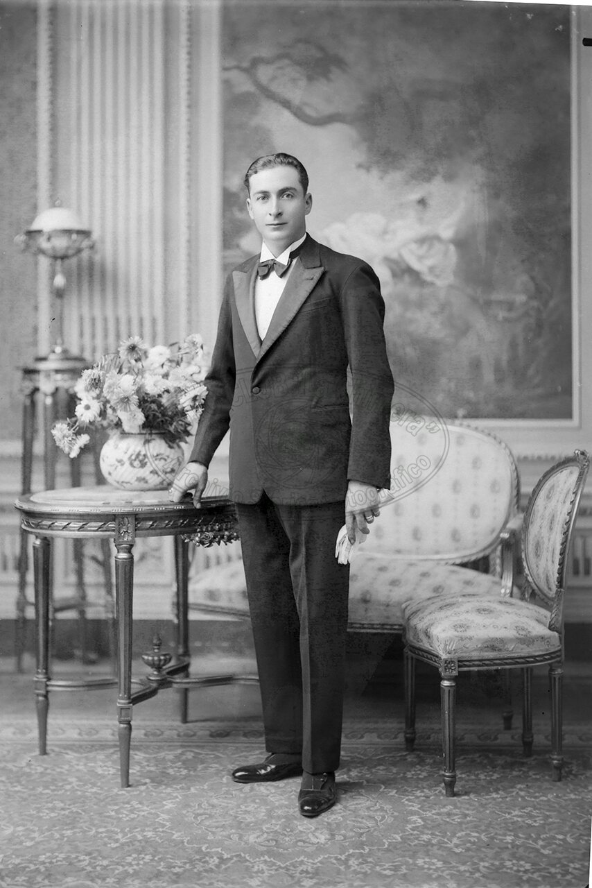 Ritratto Di Uomo