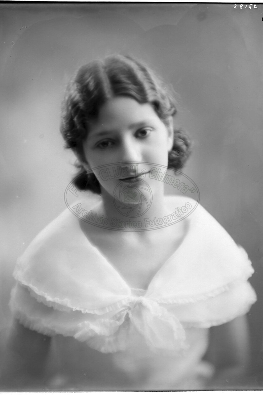 Ritratto Di Donna