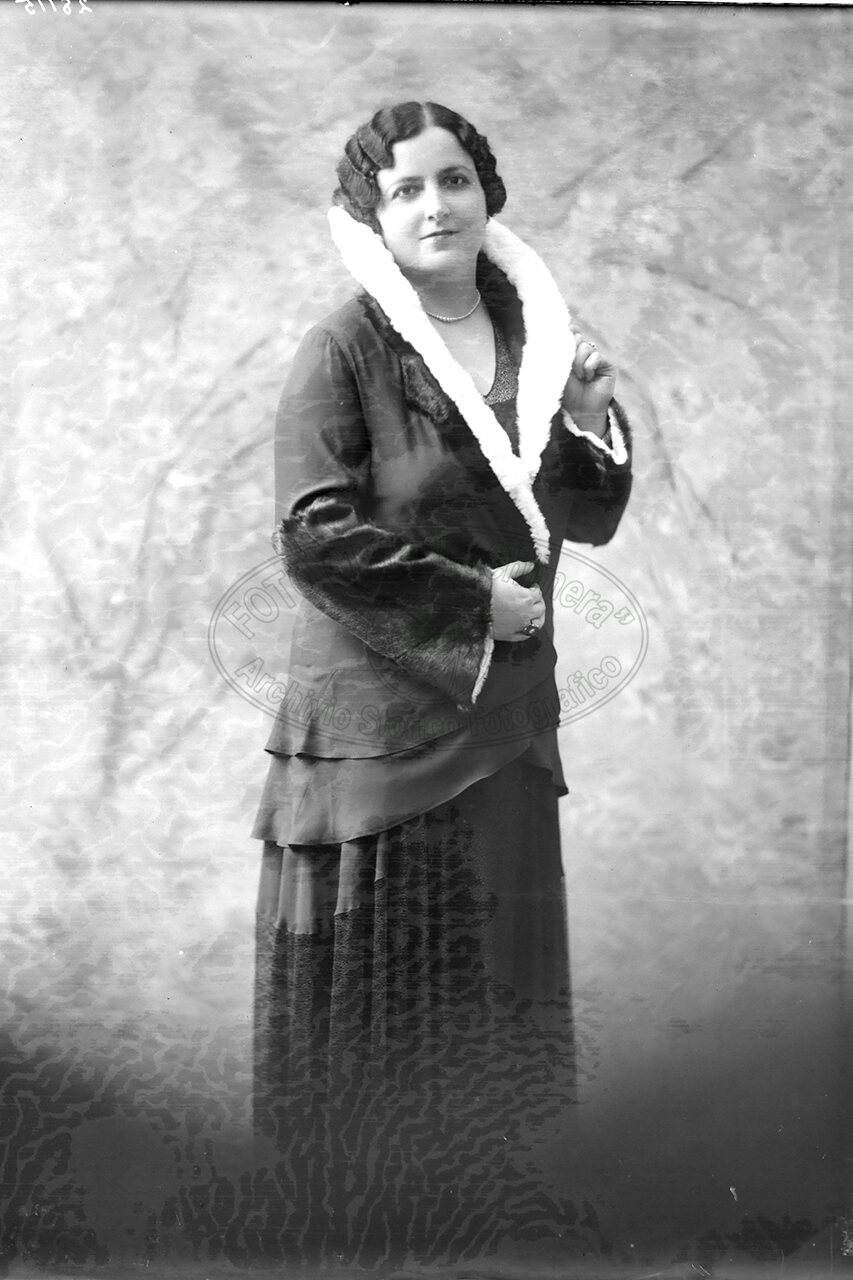 Ritratto Di Donna