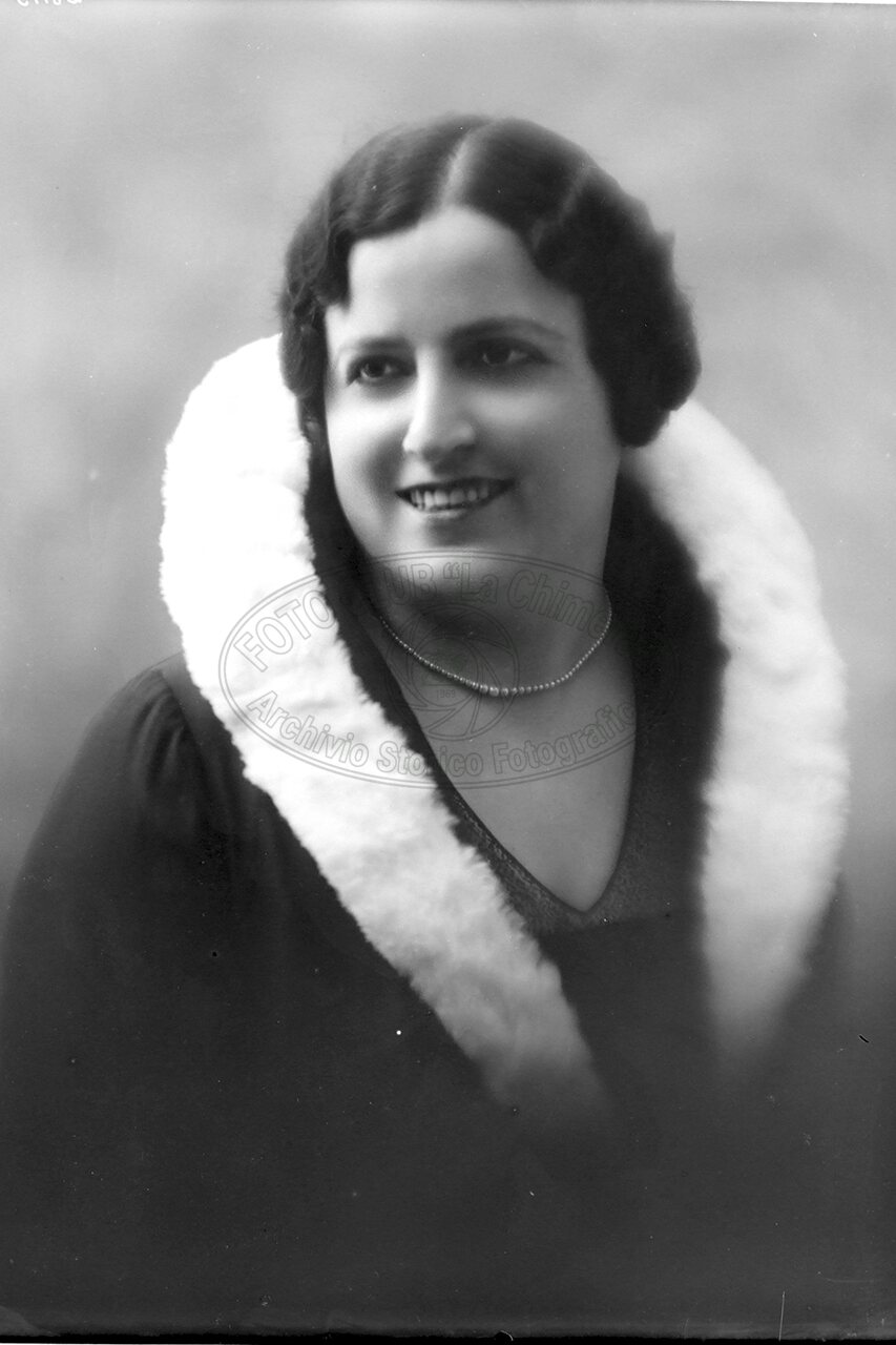 Ritratto Di Donna