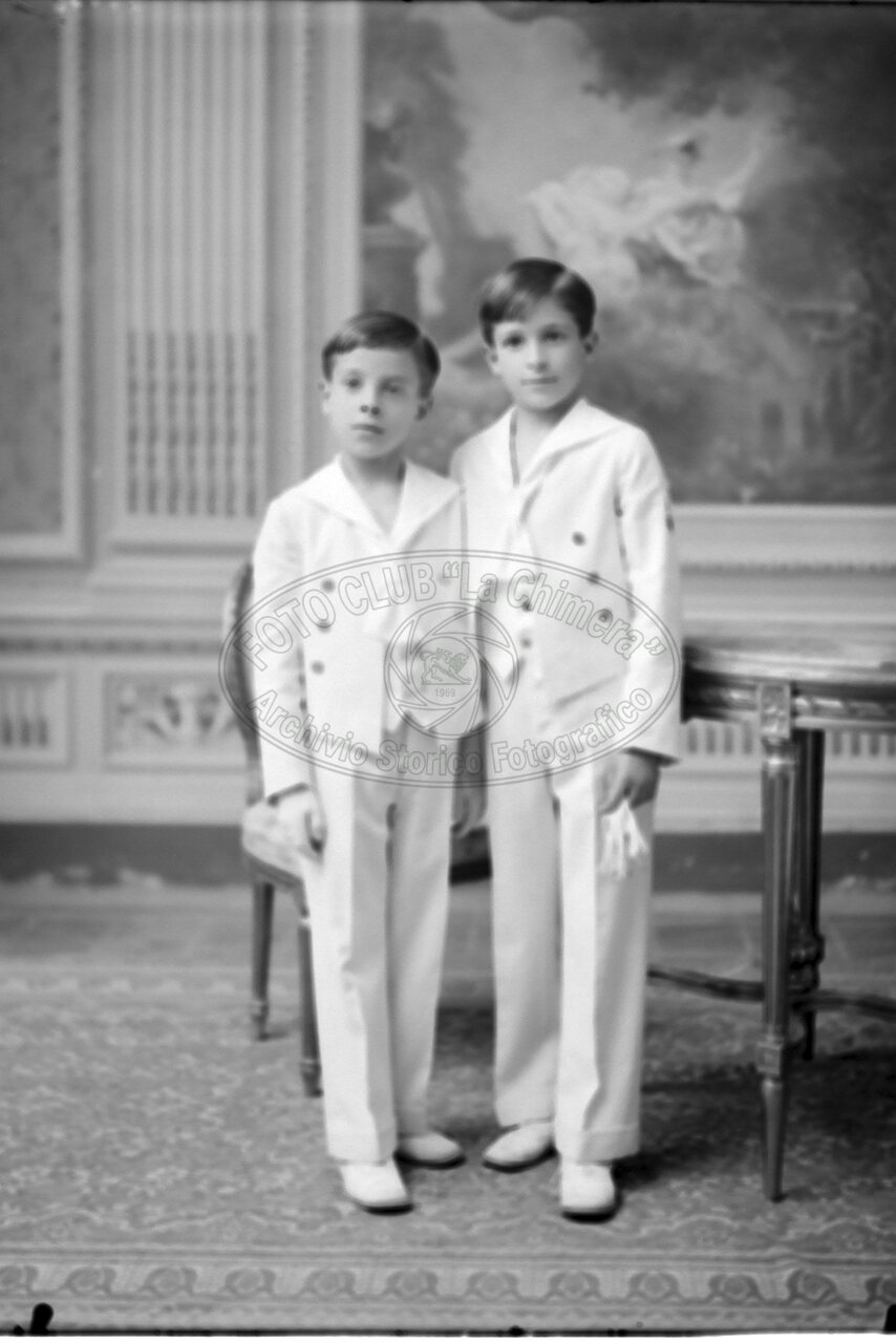 Ritratto Di Bambini Per La Comunione