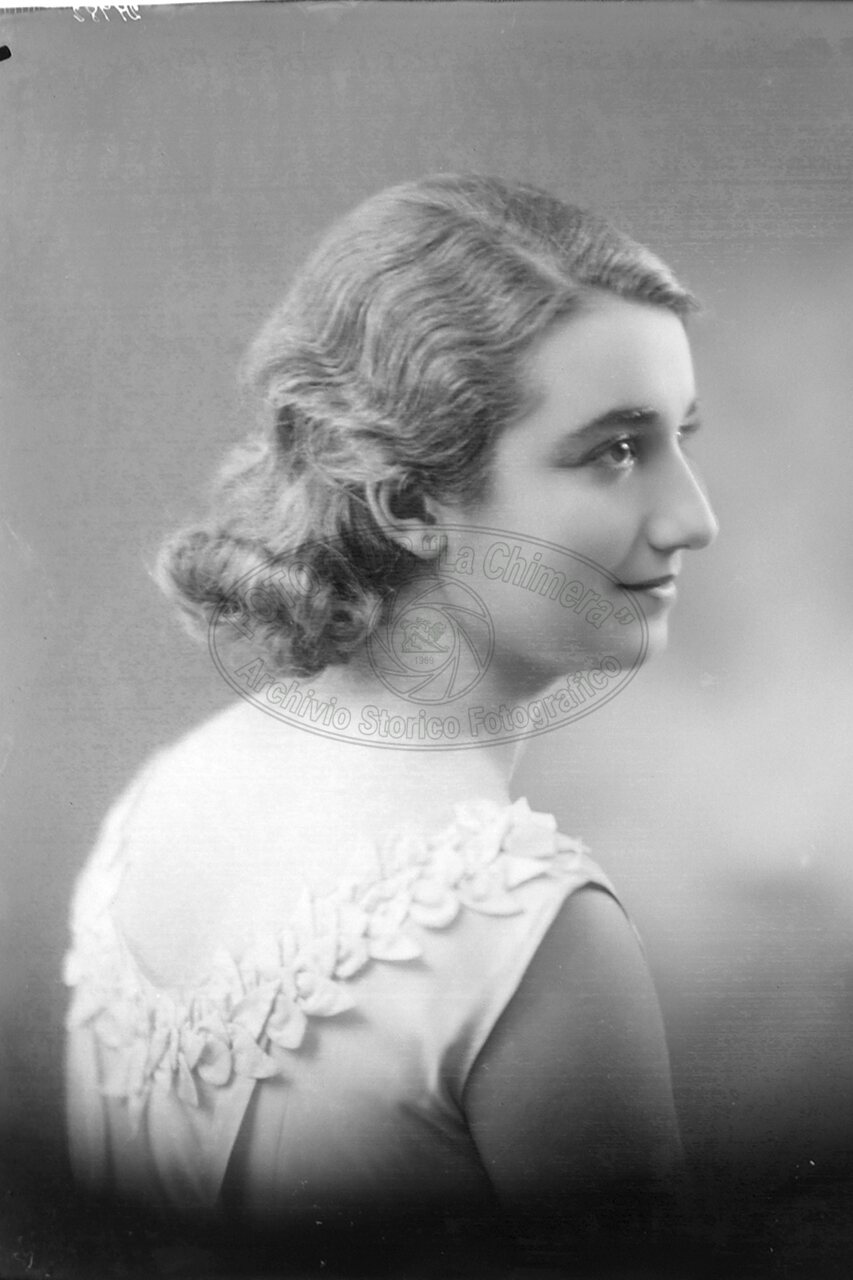 Ritratto Di Donna