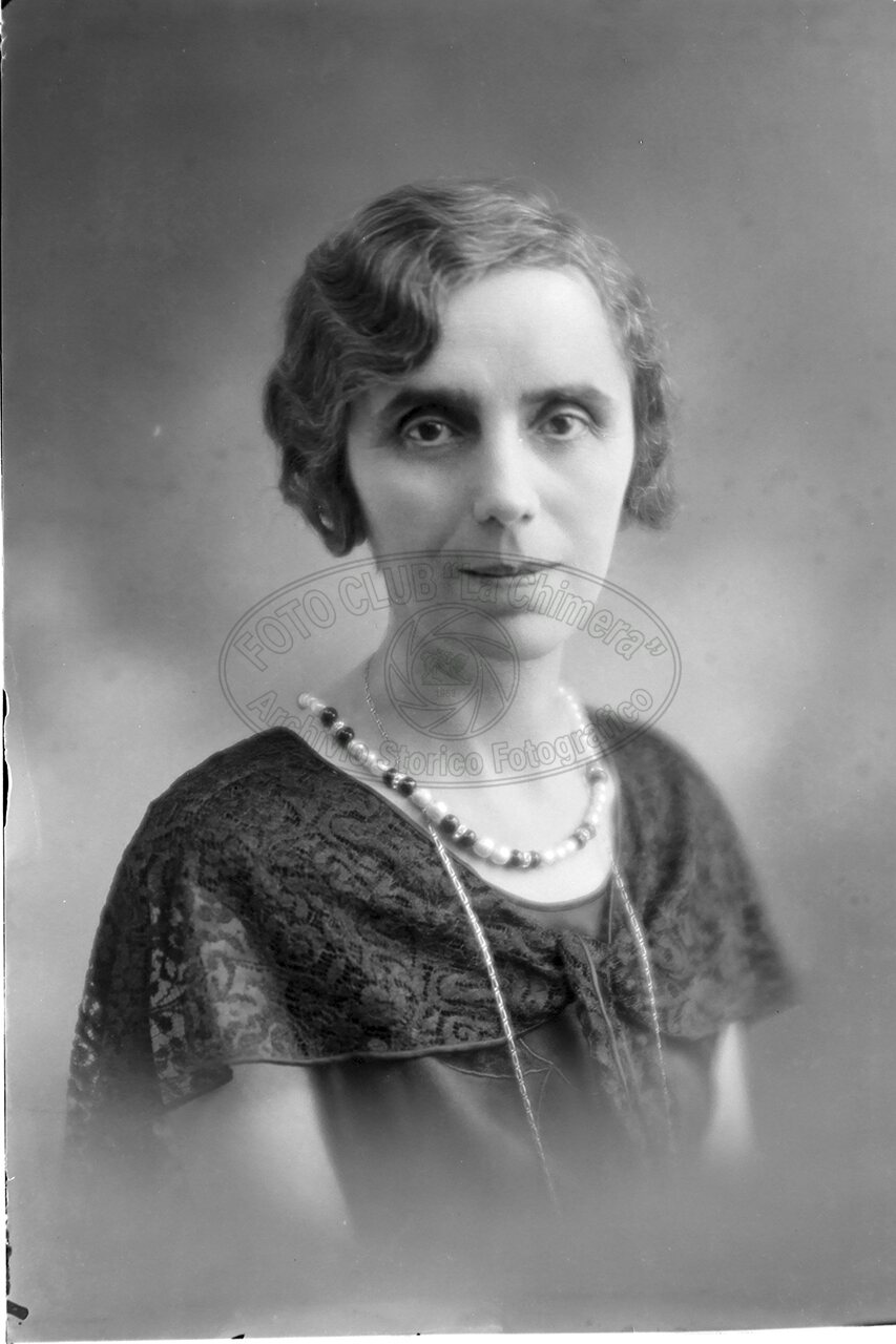 Ritratto Di Donna