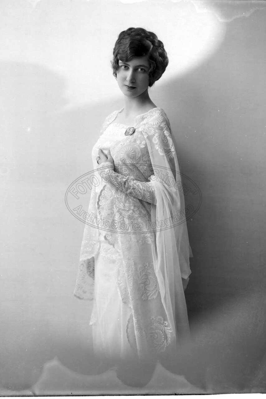 Ritratto Di Sposa