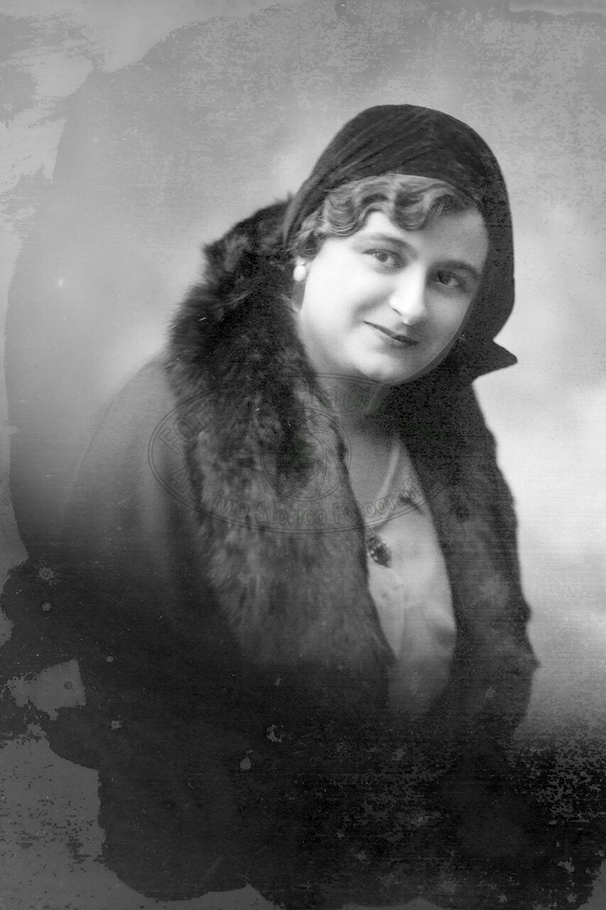 Ritratto Di Donna