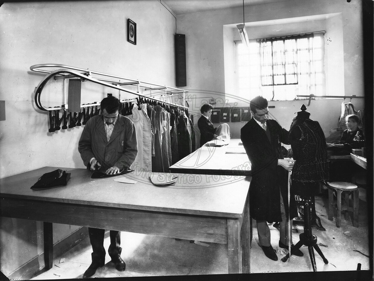 Operai Al Lavoro In Sartoria