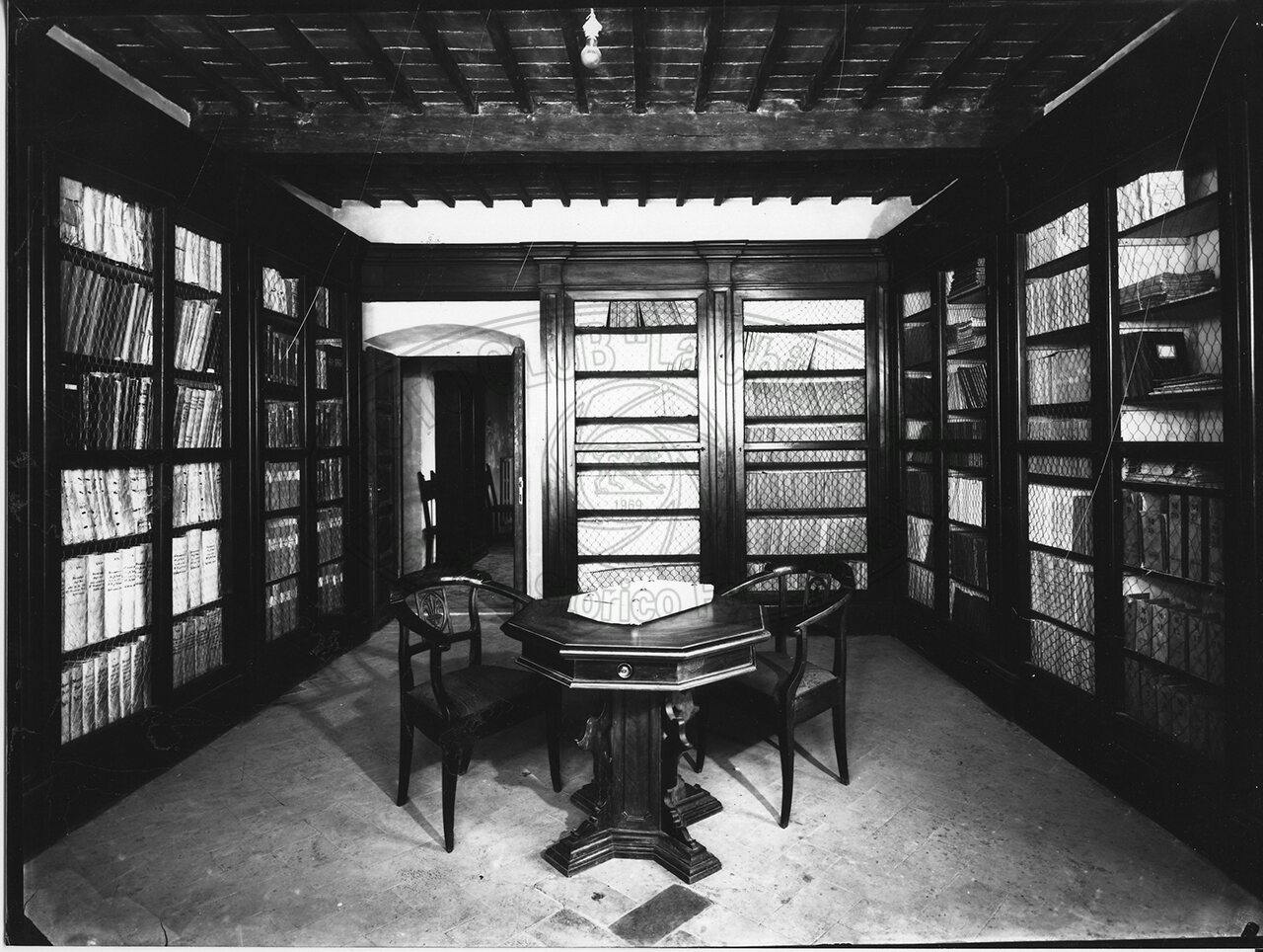 Arezzo Palazzo Pretorio Interno Di Una Biblioteca