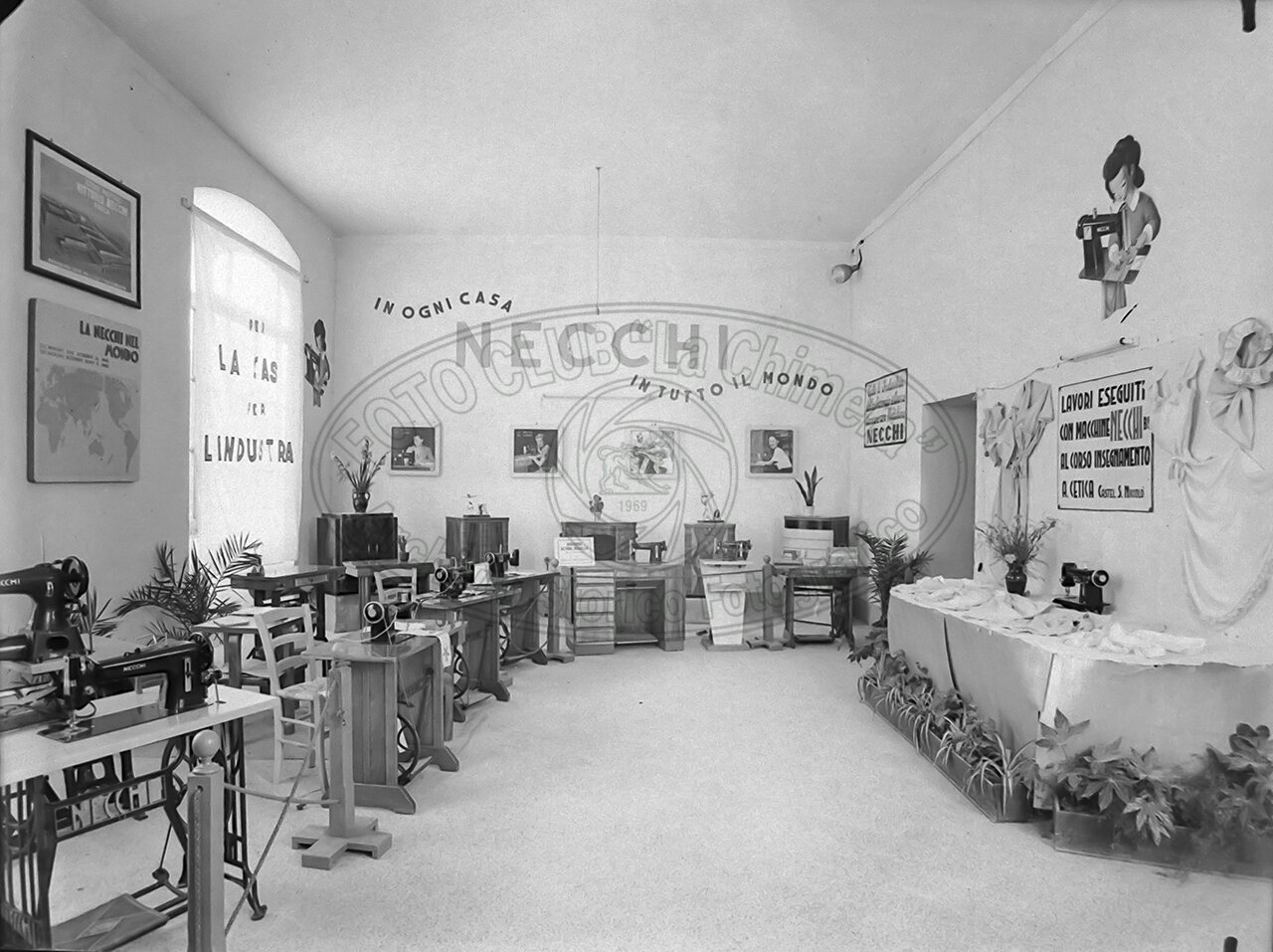Arezzo Interno Negozio Necchi