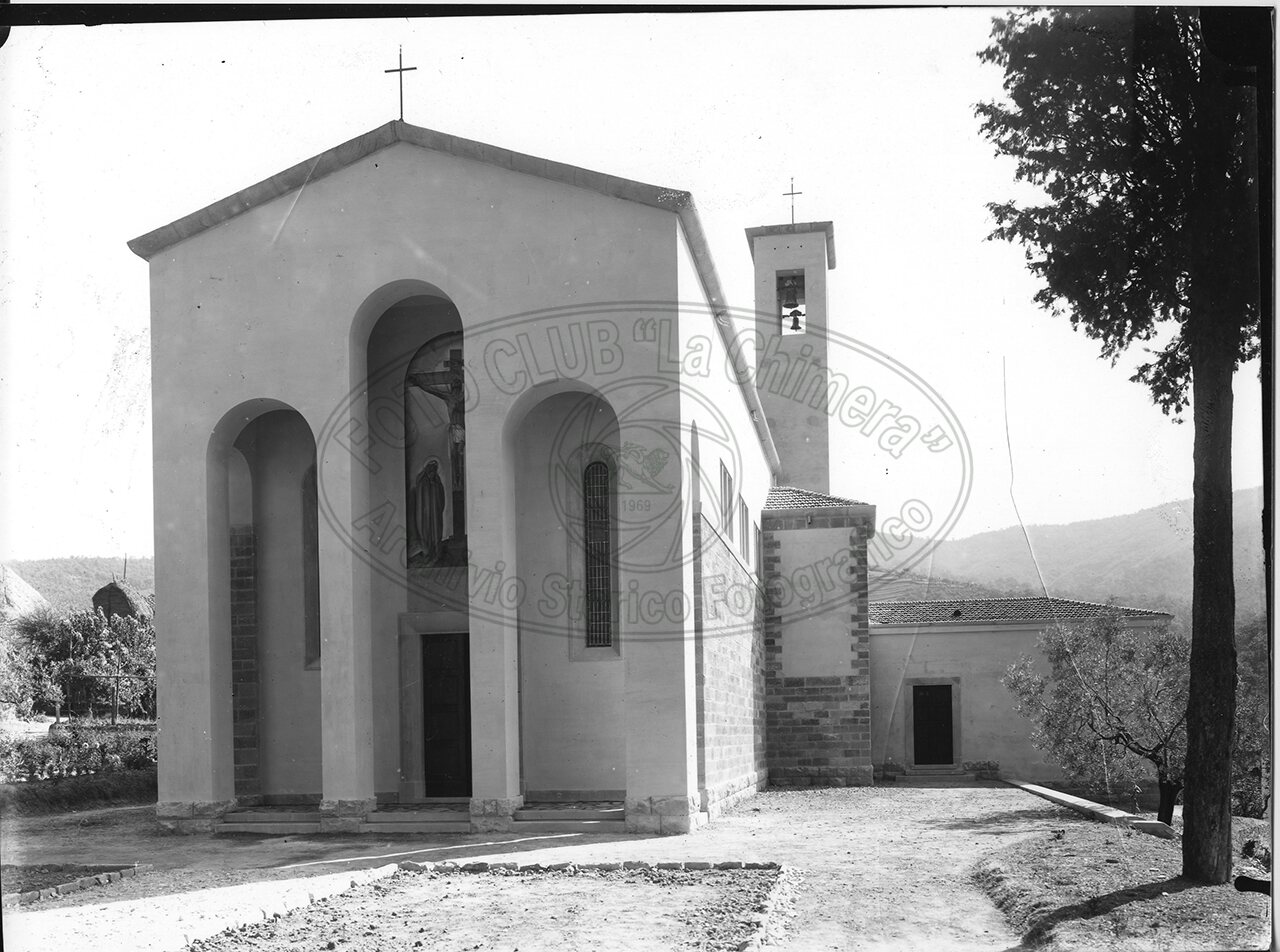 Antria Facciata Della Nuova Chiesa