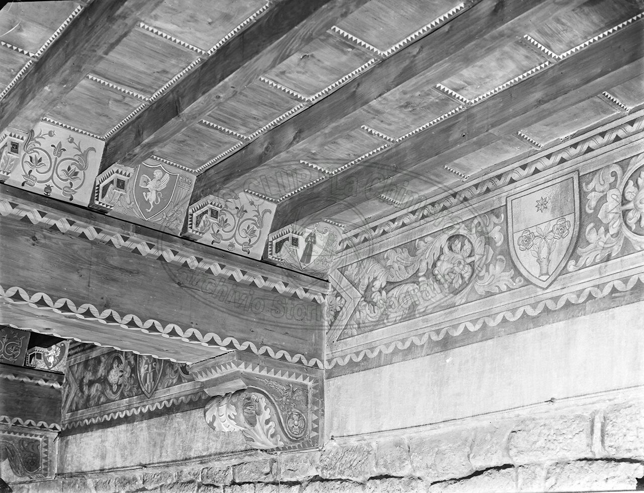 Cortona Palazzo Comunale Sala Del Consiglio Affreschi Di Vignaroli Settembre 192