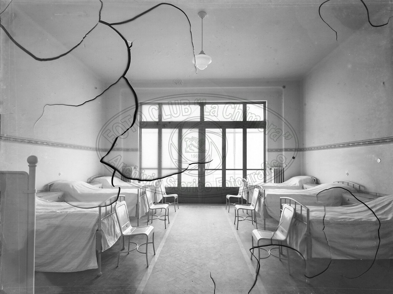 Arezzo Sanatorio Infermeria Con Finestroni Chiusi