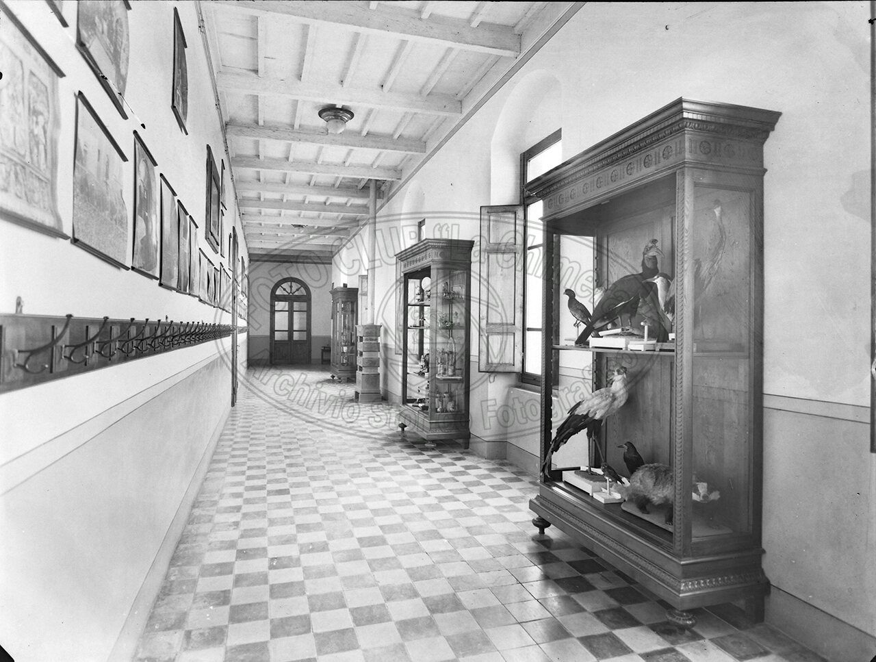 Poppi Scuole Complementari Corridoio Lato Scienza 1932