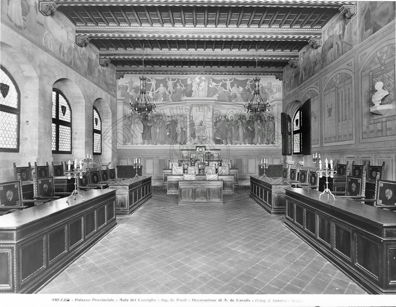 Arezzo Palazzo Provinciale Insieme Salone Verso I Finestroni