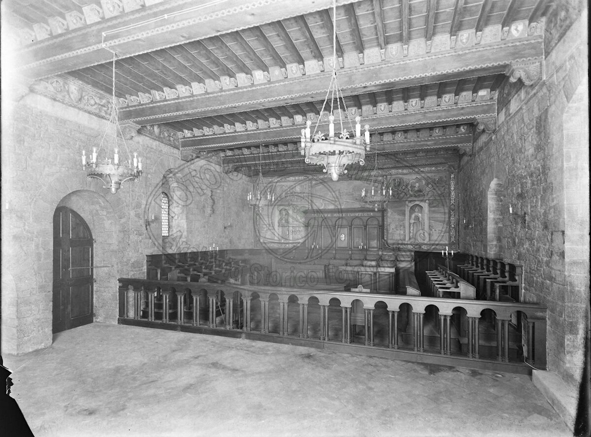 Cortona Palazzo Comunale Sala Del Consiglio Affreschi Di Vignaroli Settembre 1925