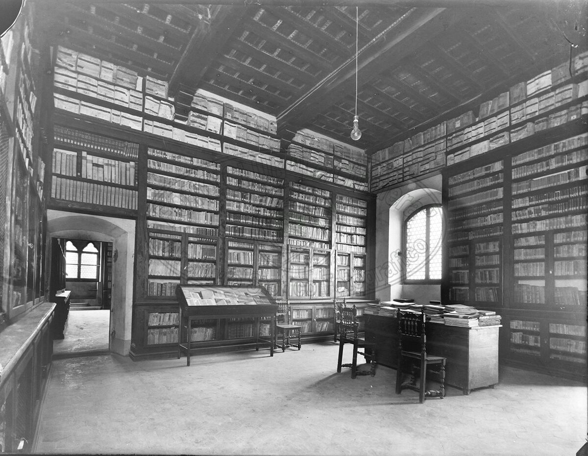 Poppi Castello Dei Conti Guidi Una Sala Della Biblioteca