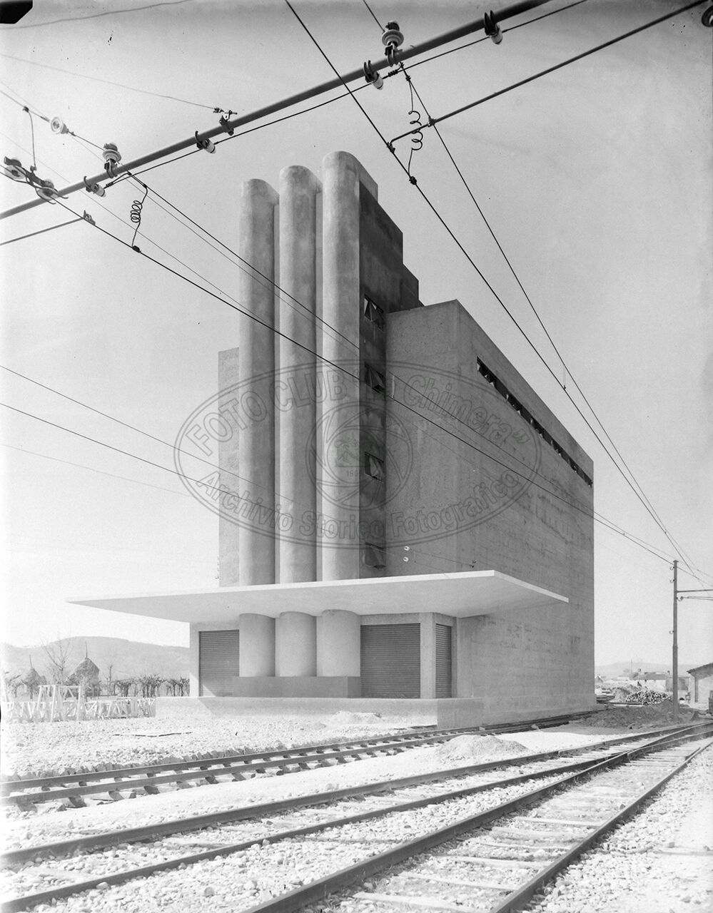 Consorzio Agrario Silos Visto Di Fronte