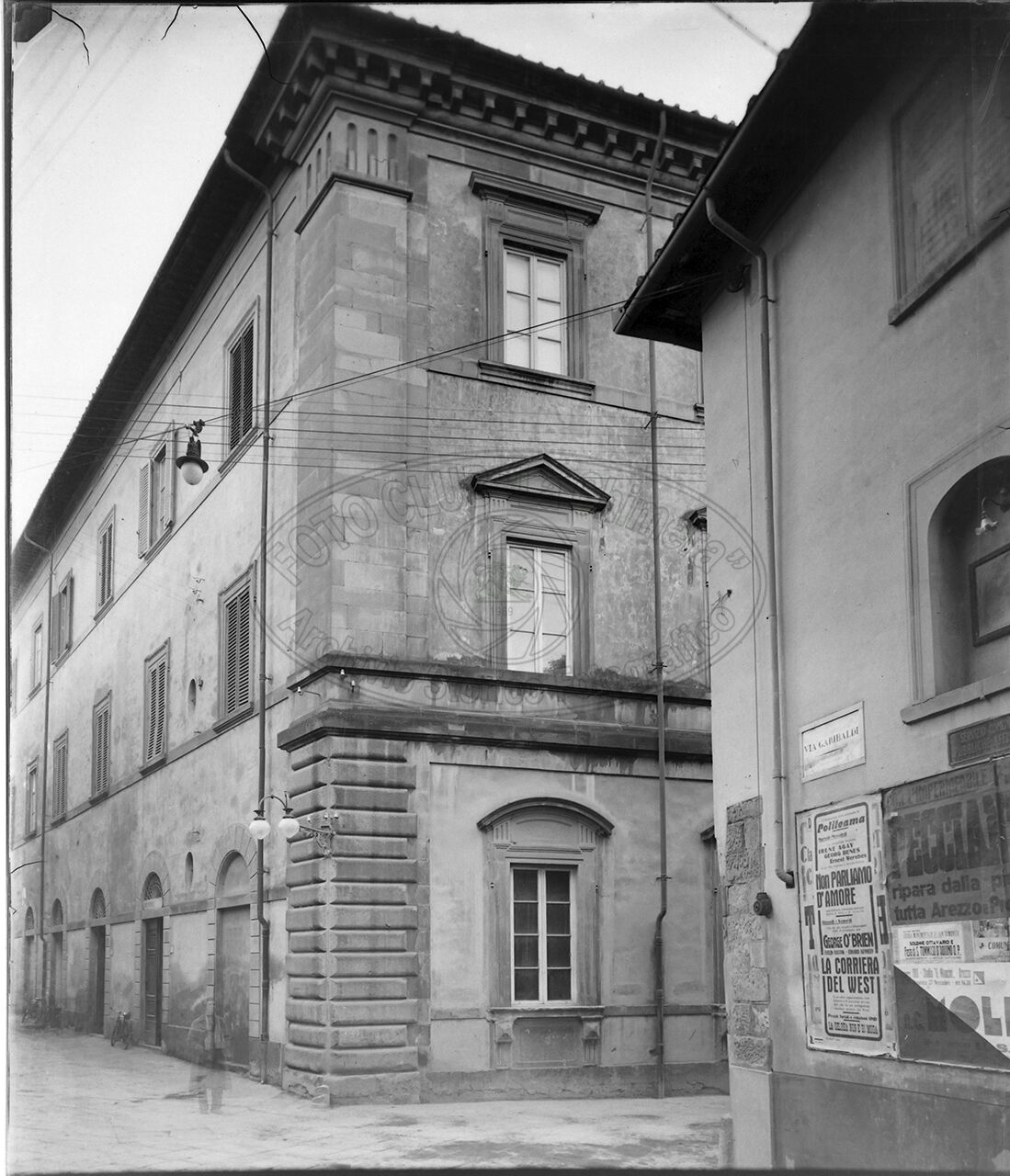 Arezzo Via S Lorentino Particolare Finestre
