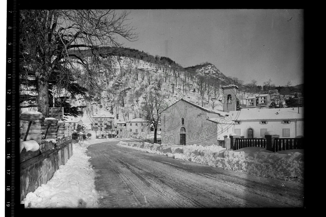 Badia prataglia paese sotto la neve