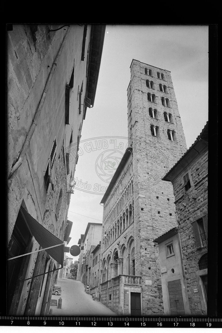 Arezzo veduta della pieve da corso italia