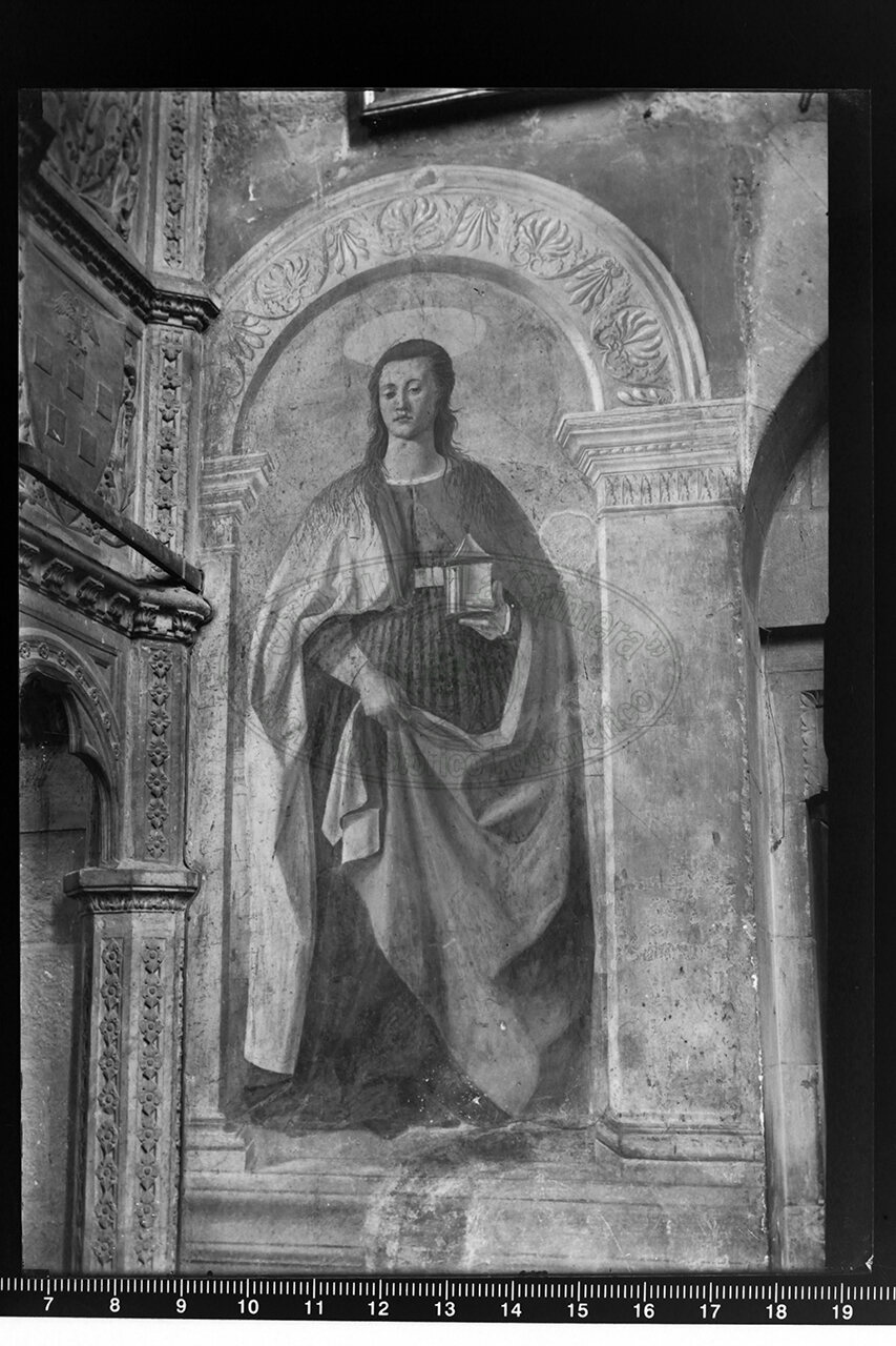 Arezzo duomo affresco raffigurante la maddalena opera di piero della francesca